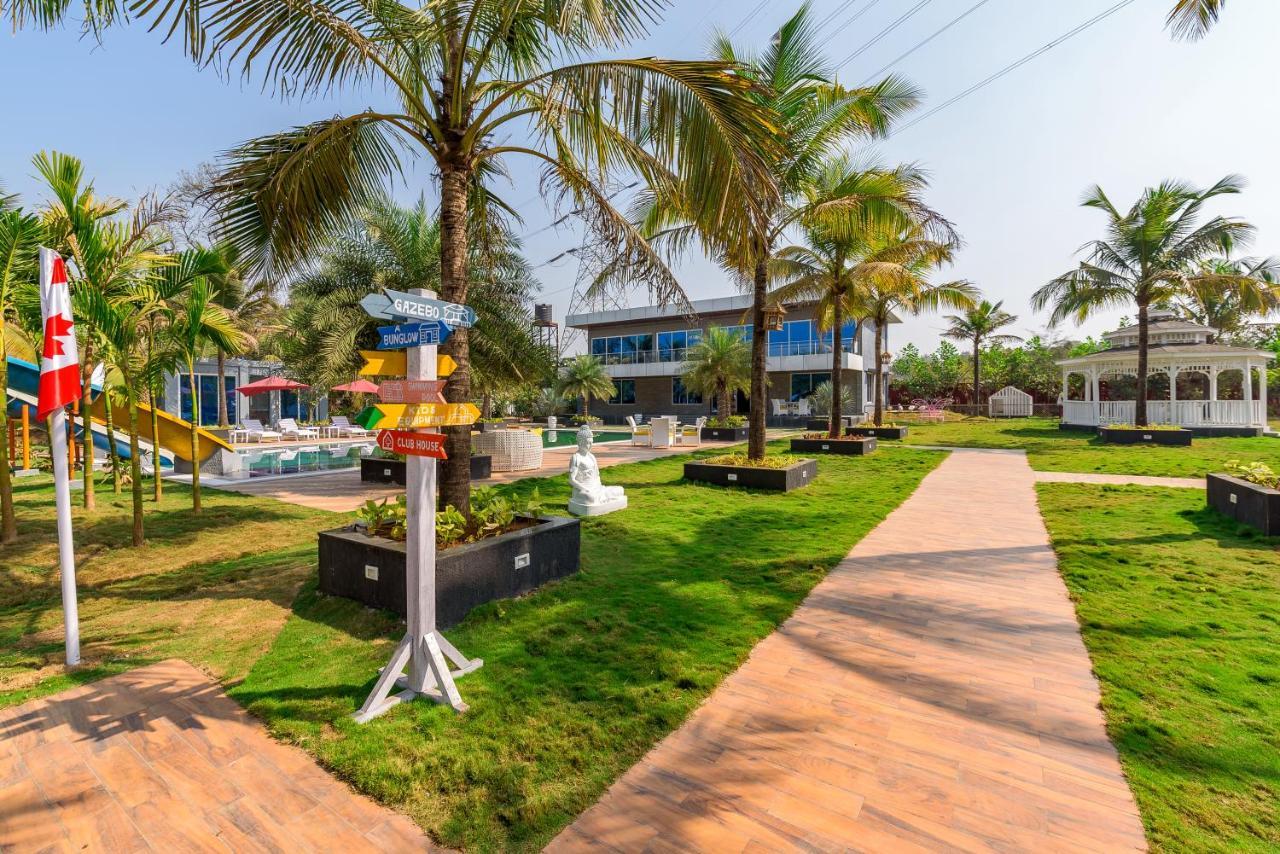 Saffronstays Palm Paradise, Kalyan Khadavli - Swimming Pool With Water Slides, Gazebo And Indoor Games Padghe Buitenkant foto