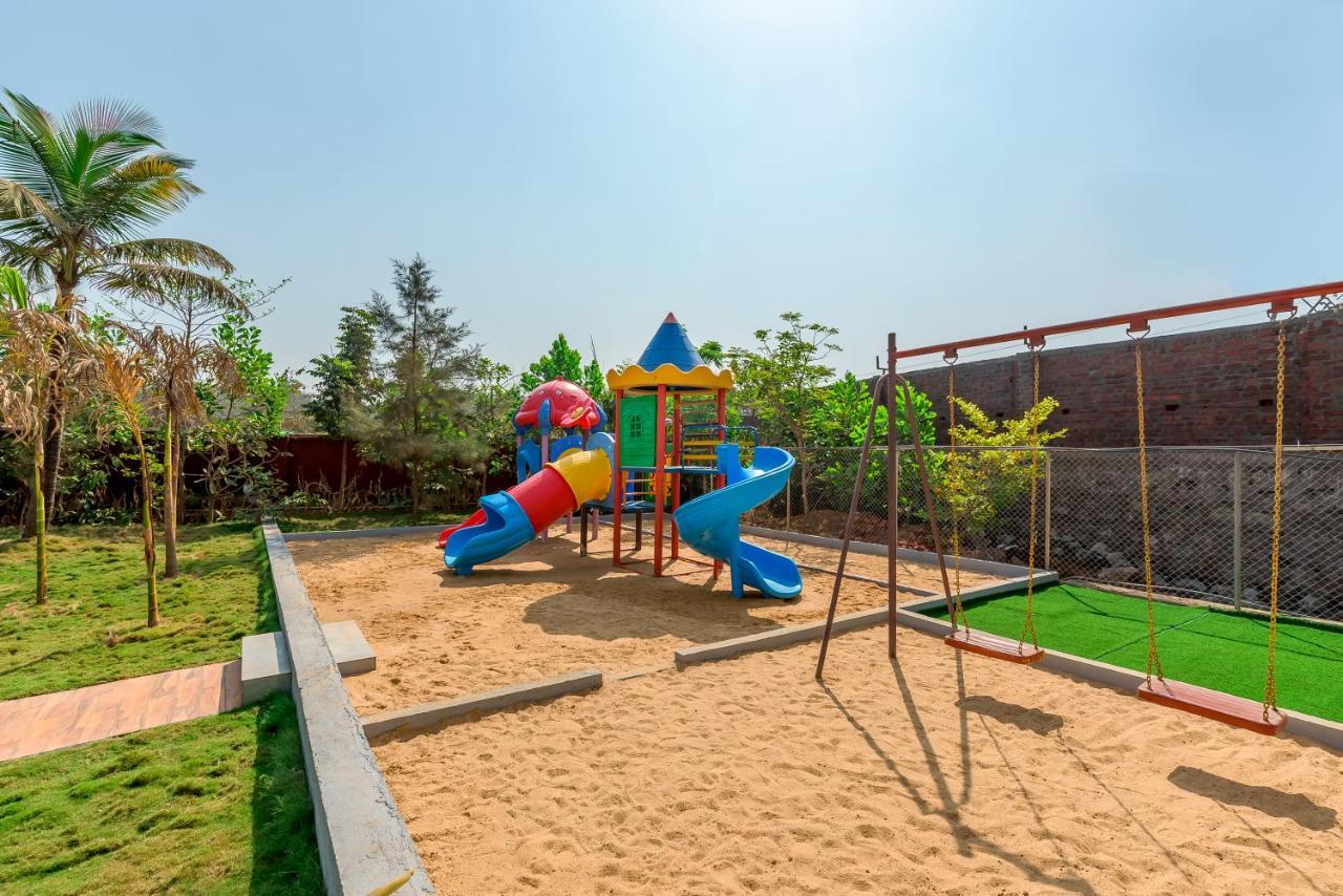 Saffronstays Palm Paradise, Kalyan Khadavli - Swimming Pool With Water Slides, Gazebo And Indoor Games Padghe Buitenkant foto